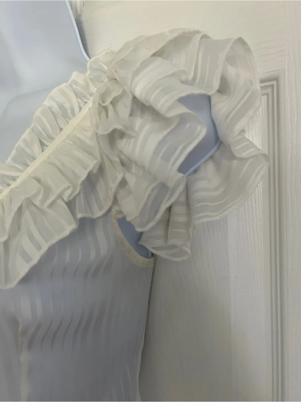 Romeo & Juliet Couture Cream Ruffled Tie-Front Blouse - Picture 2 of 6
